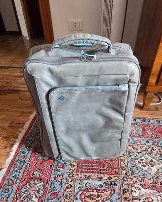 trolley Piquadro colore edizione limitata.