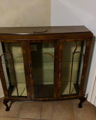 Vetrina in legno e vetro