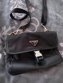 Prada Porta smartphone in Re-Nylon e Saffiano