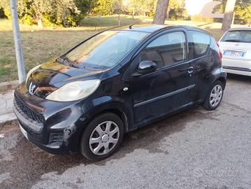 PEUGEOT 107 1.0 68CV 3p. Sweet Years 2Tronic
