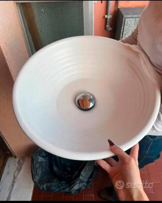 lavandino bagno in ceramica
