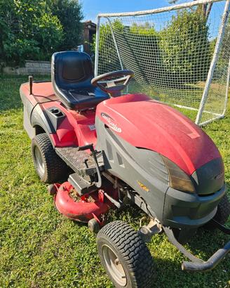 Trattorino rasaerba Castelgarden XHT 240 4WD – 102