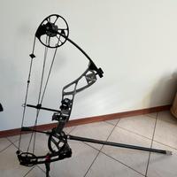 Arco Compound Kinetic completo di accessori