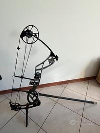 Arco Compound Kinetic completo di accessori