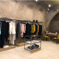 Arredamento per negozio abbigliamento