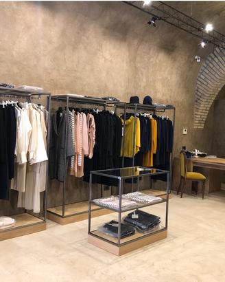 Arredamento per negozio abbigliamento
