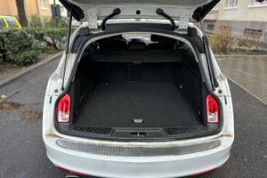 Opel insigna modello cosmo