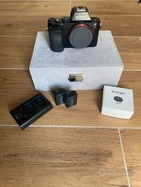Sony A7 con accessori + Lente Retropia.