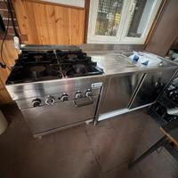 Cucina 4 fuochi con forno e lavello
