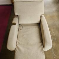 POLTRONA RECLINABILE ED ALZABILE ELETTRICA 