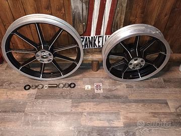 Cerchi in lega Harley-Davidson 9 razze neri