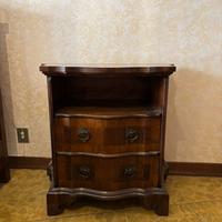 Comodino per camera letto con 2 cassetti