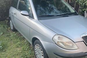 Lancia y