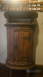 Mobiletto in legno