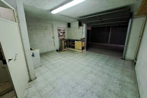 Ampio box viale europa