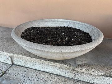 Coppia di vasi in cemento