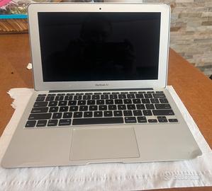 Macbook air meta 2011 per parti di ricambio