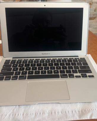 Macbook air meta 2011 per parti di ricambio