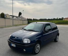 2000 Renault Clio