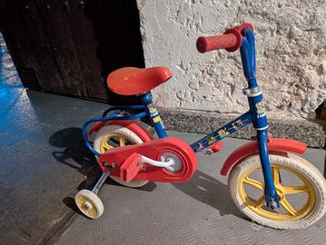 bicicletta con rotelle