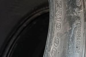 2 pneumatici 235/40 Z R19