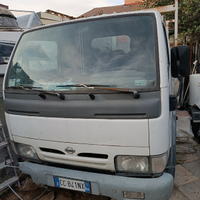 Nissan cabstar 120 trilaterale