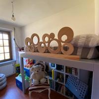Letto a castello con scaletta contenitore
