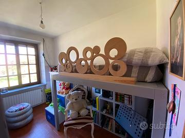 Letto a castello con scaletta contenitore