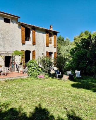 Rustico / Casale di 420 m² con più di 5 locali a C