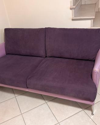 Divano a due posti dal design moderno