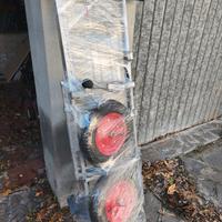 Carello sollevatore per casse di api