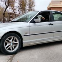 BMW 320d 136cv la vend anche a pezzi di ricambi