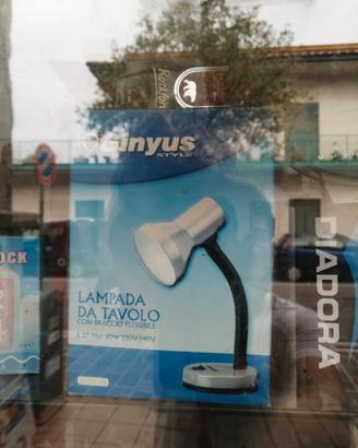Lampada da tavolo per ufficio o per studio