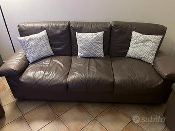 Divano in Pelle 3 Posti + 2 Poltrone