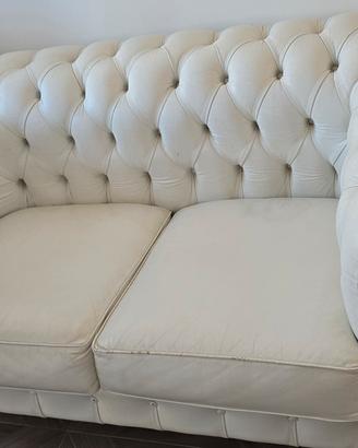 Divano chesterfield