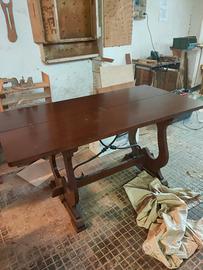 Tavolo reclinabile con cerniera 