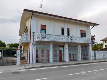 Locale commerciale in centro Gruaro
