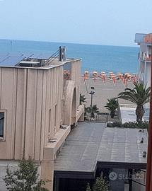 Quadrilocale centralissimo vista Mare,Terme