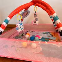 Palestrina per bambini con giocattoli e palline
