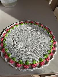 Centrino rotondo all’uncinetto fatto a mano