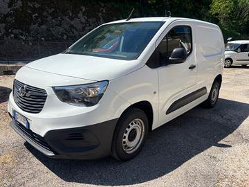 Opel COMBO 1.5HDI km 109.700 Anno 2021 2 POSTI