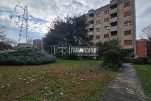 AMPIO QUADRILOCALE CON DOPPI SERVIZI IN ZONA SAN F