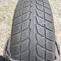 4 pneumatici di fiat panda insieme con cerchi 