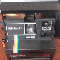 Polaroid 600 con custodia