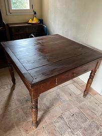 Tavolo in legno allungabile primi novecento