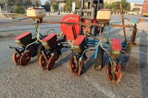 seminatrice da mais monosem a 4 file