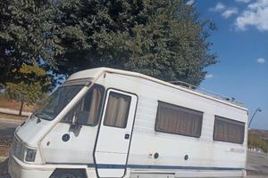Camper motorom