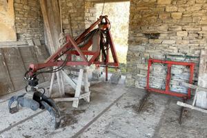 Caricatore posteriore per balle fieno o legna