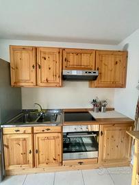 Cucina completa in legno di pino