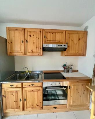 Cucina completa in legno di pino